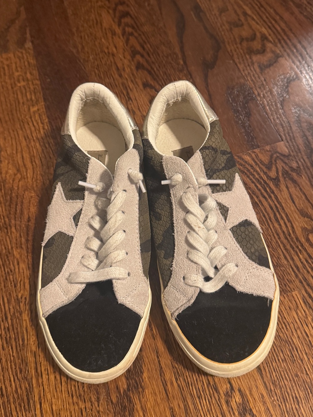 Vintage Havana Low-Top Star Accent Sneakers in Black, Olive & Cream